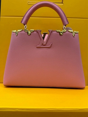 Ayollar sumkasi Louis Vuitton